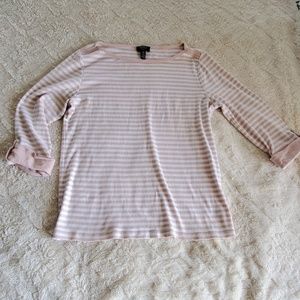 3/4 sleeved knit top.